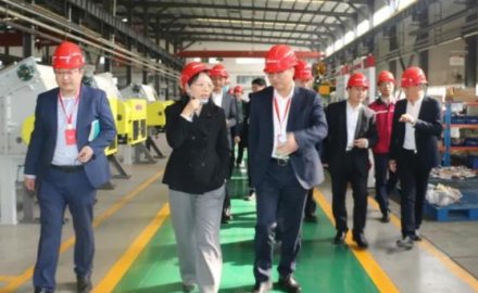 青島市委常委、組織部部長于玉一行到軟控考察調研